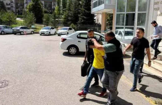 Beşiktaşlı futbolculara saldıran taraftar adliyeye sevk edildi