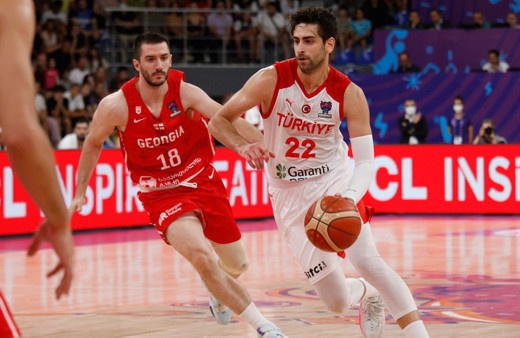 Gürcistan'da Furkan Korkmaz'a polis saldırdı! Ömer Onan 'turnuvadan çekilir gideriz" dedi