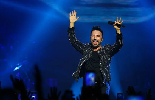 Tarkan'ın adı bile yetti! Konser için kiralanan ev balkonları şok etti "ticarette yeni soluk"