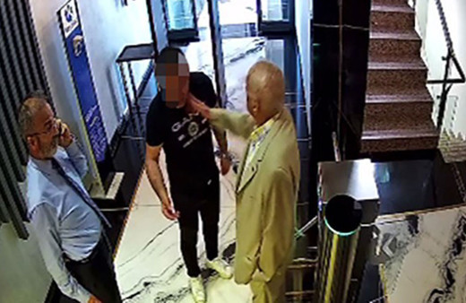 Fenerbahçe eski başkanı Tahsin Kaya, önüne gelene küfredip tokatladı! Çalışanları şikayetçi oldu