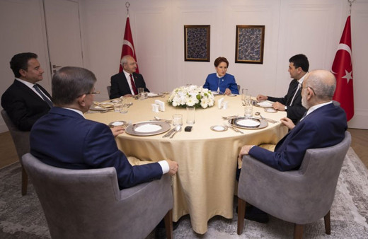 6'lı masada aday tartışması büyüyor! Davutoğlu: "Aday kim olursa olsun kazanır tutumu yanlış"