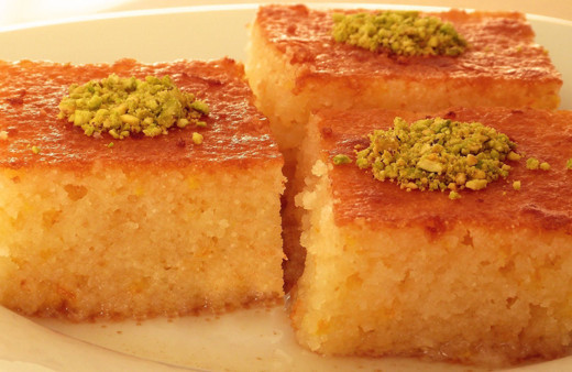 Un olmadan tatlı mı yapılır demeyin! Portakallı revani kaynanayı çatır çatır çatlatacak