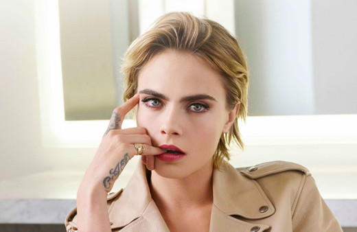 Dünyaca ünlü mankenden yasaklı madde etkisinde dehşete düşüren anlar... Cara Delevingne kameralar öyle bir halde yakalandı ki...