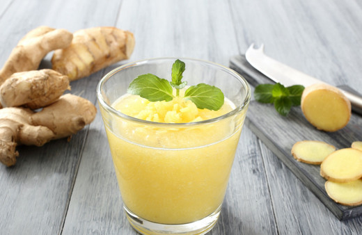 Bu mucizevi besin vücudunuzu adeta sıfırlıyor! Her derde deva zencefil suyu