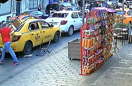 Taksim değil sanki teksas! 2 kişiyi peş peşe vurdu dehşet anları kamerada