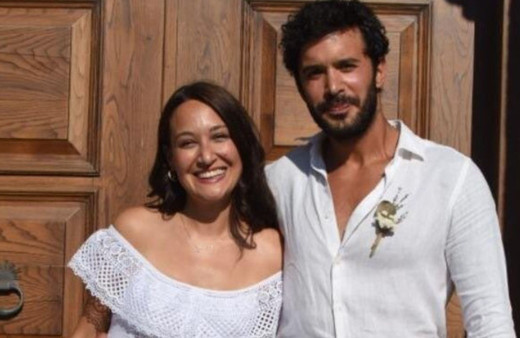 Gupse Özay ve Barış Arduç 'sevda'larına kavuştu! Bakın kızlarına hangi ismi koymuşlar...