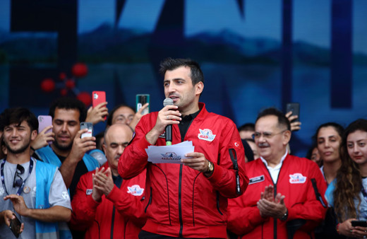 Selçuk Bayraktar 'bor madeniyle uçan İHA' iddialarını yalanladı!