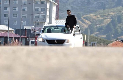 Bu yola herkes şaşırıyor! Araçlar kendi kendine gidiyor viteste olmadan rampa çıkıyor