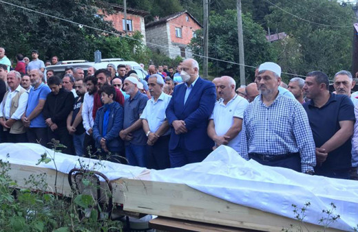 Trabzon'da kahreden olay: Aynı kaderi paylaşan kuzenler yan yana toprağa verildi!