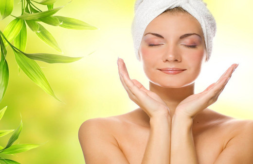 Yazın cilt rengi güneşten fazla etkilenenler dikkat! Bu yöntemlerle cilt tonuzu açın