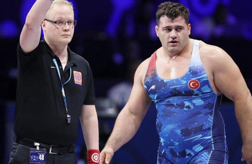 Rıza Kayaalp, Dünya Güreş Şampiyonası'nda finale çıktı