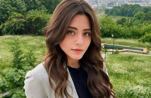 Bu nasıl güzellik! Emanet dizisi oyuncusu Sıla Türkoğlu o haliyle hayran bıraktı