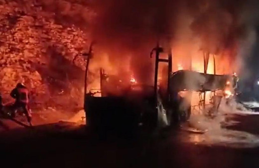 Yolcu otobüsünde can pazarı! Alev alev yandı, 18 yolcu son anda kurtuldu