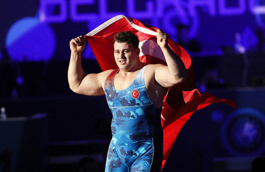 Rıza Kayaalp dünya şampiyonu oldu! Türk güreş tarihine geçti