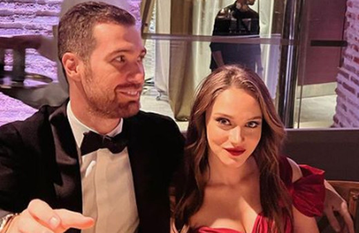 Seda Sayan'ın oğlu Oğulcan Engin sevgilisine aldığı hediyenin fiyatıyla dudak uçuklattı! Kesenin ağzını açtı Miray Daner'e jest yaptı