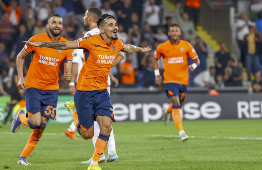 Başakşehir,  Fiorentina engelini rahat geçti! Üç puanı 3 golle aldı