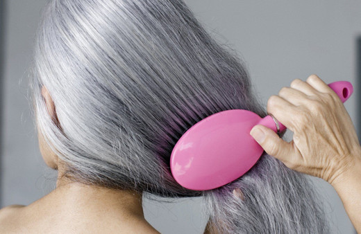 Saçlarınız beyazlıyorsa dikkat! Bu besinler sizin için hayati önem taşıyor