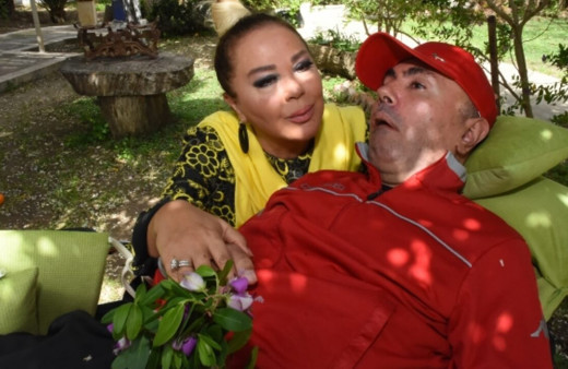 Safiye Soyman'ın MS hastası oğlunun eski fotoğrafını görenlerin ağzı açık kaldı!