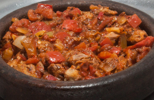 Tüm komşularınızı kapınızda sıraya sokacak fırında kıymalı sebzeli tava