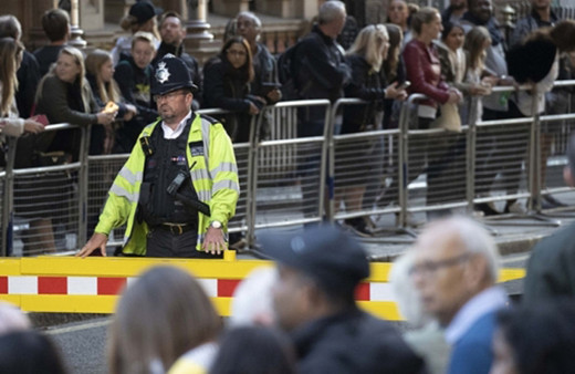 Londra polisinden Kraliçe'nin cenaze töreni için olağanüstü güvenlik önlemi