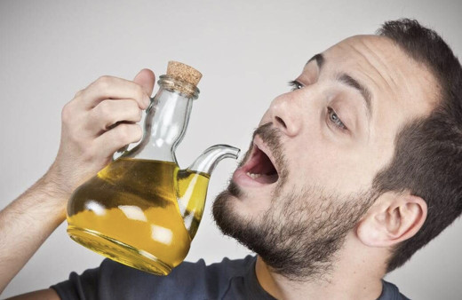 Mideniz boşken zeytinyağı içmek için 9 harika nedene bakın! Meğer çok yalnış biliyormuşuz!