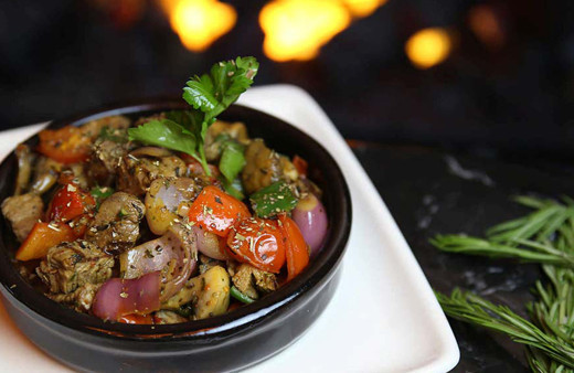 Bu sebzeli fırın sote et yemeklerini aratmıyor! Müdavimi olacaksınız