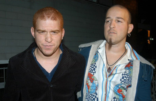 Athena grubu üzen haberi duyurdu! Konserlere çıkmama sebebi hastalıkmış...