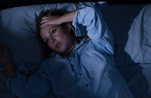 Uykudayken gece yarısı saat 01:00 ile 03:00 arasında uyanırsanız dikkat!