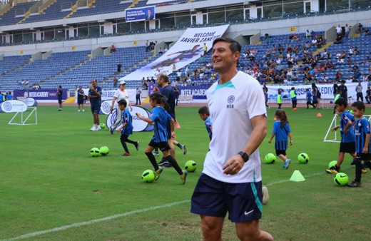 İnter'in efsane isimlerinden Zanetti en beğendiği Türk futbolcuyu açıkladı