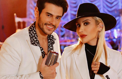 Cem Belevi'nin arılı kolyesi daldan dala konuyor! Yeni sevgilisi o kolyeyle İrem Dericiye adeta nisbet yaptı