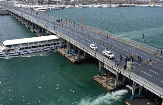 İBB duyurdu sürücüler dikkat! Galata ve Atatürk köprüleri gece araç trafiğine kapatılacak