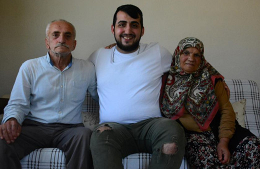 Baba oğul anne zannedenler yanıldı... Bu hikaye yürek ısıtıyor: Işık göremezdin