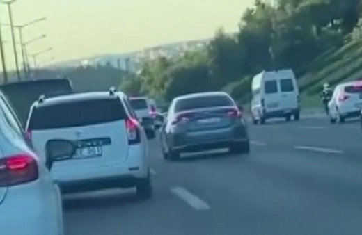 İstanbul’da makas atan sürücüler kamerada tehlikeli anlar görüntülendi