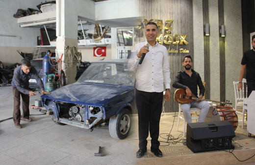 Gündüz sanayide kaportacı akşam sahnede solist