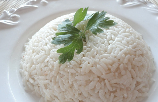 Yiyen bir tabak daha isteyecek tarifini soracak tam kıvamında pirinç pilavı