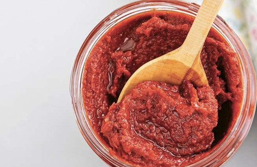 Eyvah yemeğin salçası fazla mı kaçtı! Durun dökmeyin bu yöntemi uygulayın!