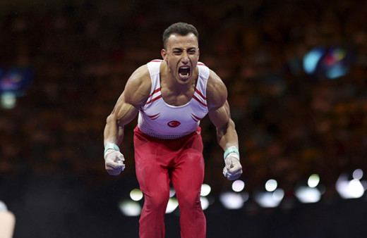 Adem Asil'den Artistik Cimnastik Dünya Challenge Kupası'nda ikinci altın madalya