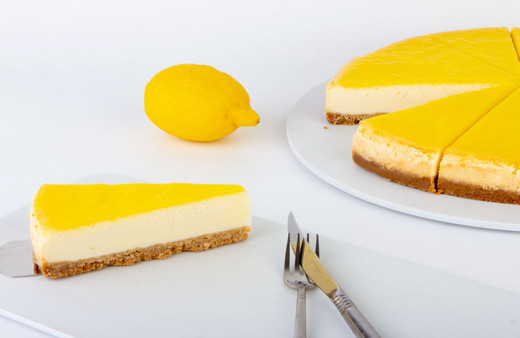 Limonlu cheesecake yemek için kafeye gitmenize gerek yok! Bu tarifle evde kendiniz yapın