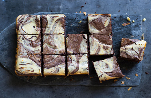 Böyle bir brownie tarifi görmediniz! Beyaz çikolatalı brownie tarifini deneyince müptelası olacaksınız