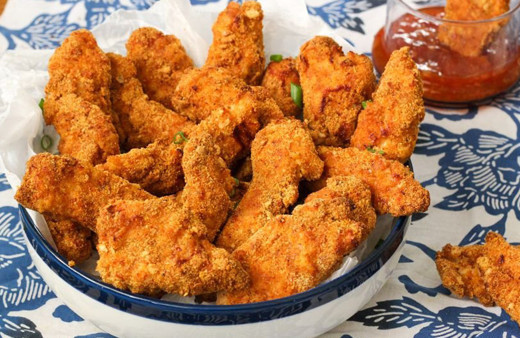 Kokusuyla tüm mahalleyi kapınızda sıraya sokacak soslu tavuk kızartması tarifi