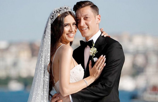 Mesut Özil'in milyonluk hediyesine bakın! Özil:'' 5 çocuk sözümüz var''