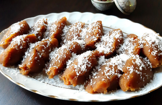 Tadına bir kez bakınca dolaptan eksik etmeyeceğiniz pekmezli un helvası tarifi