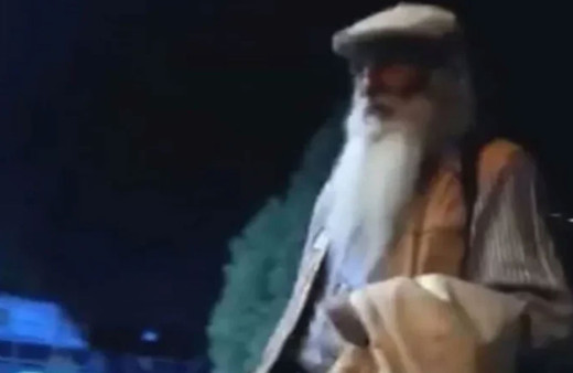 69 yaşındaki 'şifacı' cinsel tacizden tutuklandı! 'Ben öldüm geri döndüm, sürekli uçuyorum'