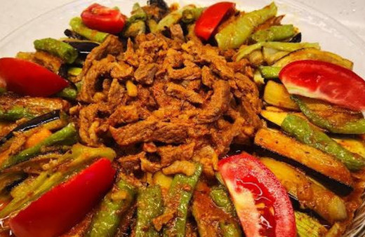 Tavuklu parmak kebabı ile hem midenizi, hem gözünüzü şenlendireceksiniz