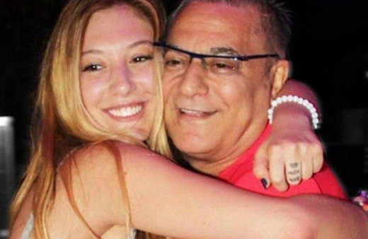 Mehmet Ali Erbil'in kızı Yasemin Erbil'in pozuna babasının olay yorumu hatırlatıldı!