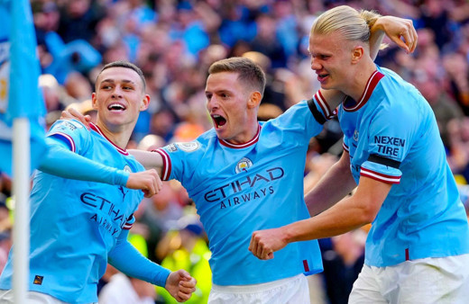 Manchester City ezeli rakibi Manchester United'a gol olup yağdı! Erling Haaland tarihe geçti