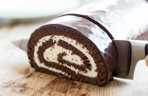 Bu lezzeti pastanelerde bulamazsınız! Tam bir lezzet bombası pişmeyen rulo pasta tarifi