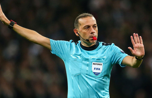 Hakemliği bırakan Cüneyt Çakır'ın yeni işi belli oldu! Aylık maaşı dudak uçuklattı