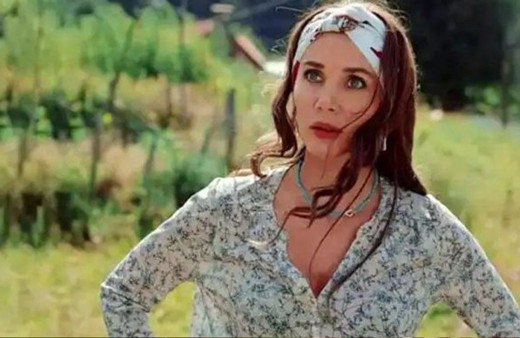 ABD'ye giden gidene şimdi de Yasemin Hadivent yolcu! Market fişi paylaşmasa bari