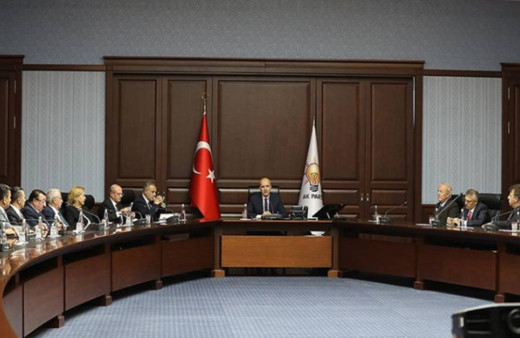 Kanaat önderleriyle buluşan Kurtulmuş: Ana dil ana sütü kadar helaldir